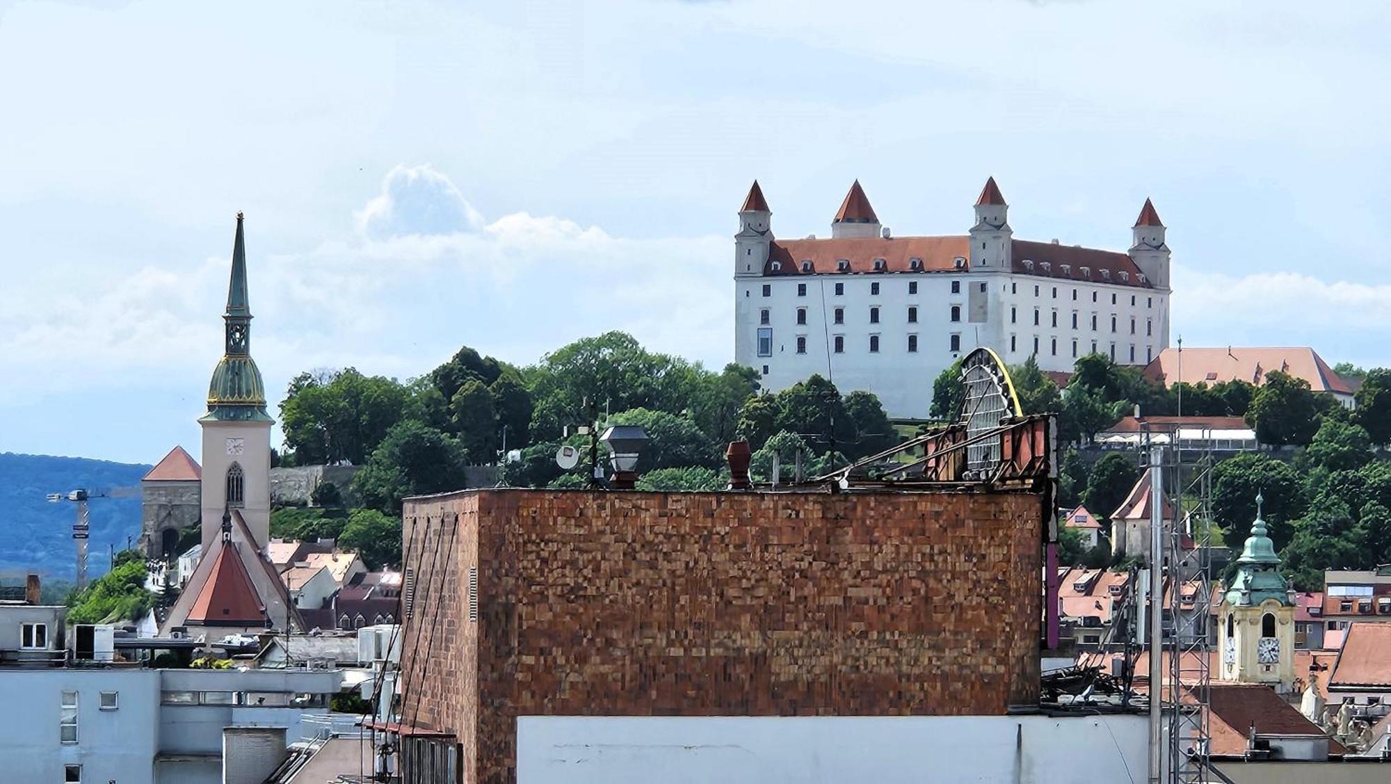 Panorama View Design Apt In Old Town - Free Parking Bratislava Exterior photo